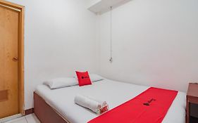 Reddoorz Near Riau Junction Mall 2